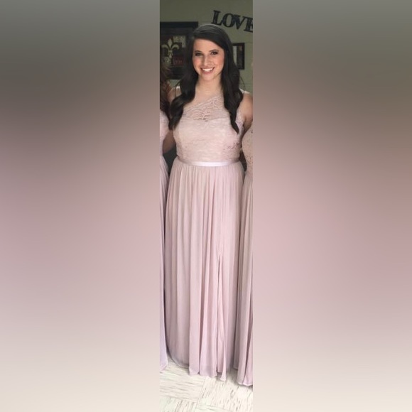 Beautiful one shoulder David’s Bridal Dress in the color Cameo - Picture 6 of 6